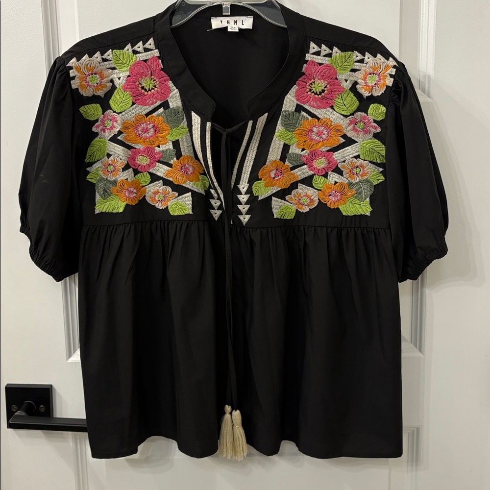 THML Bkack, floral embroidered Top. Size XS